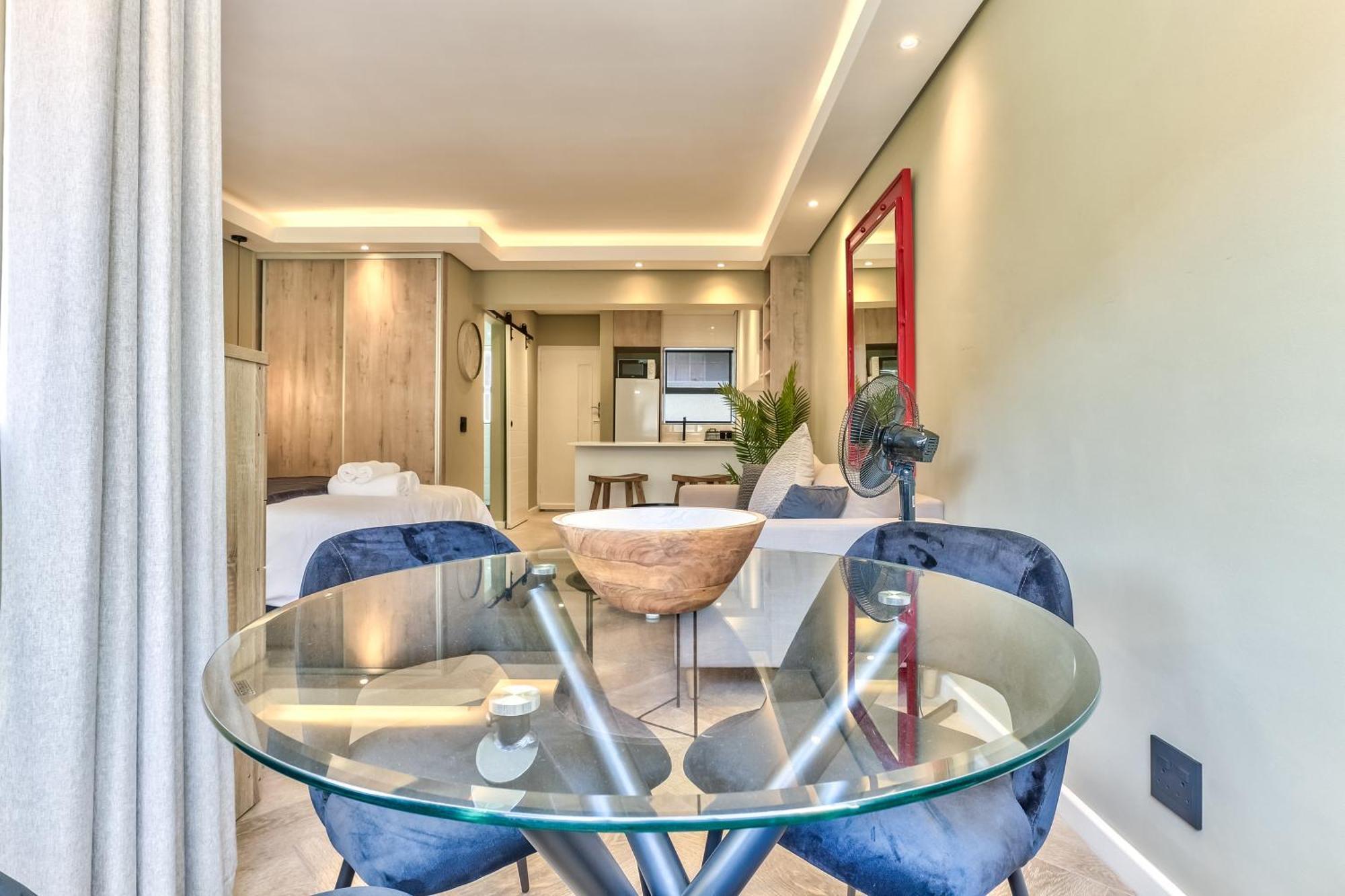 Gorgeous In Sea Point Apartment *